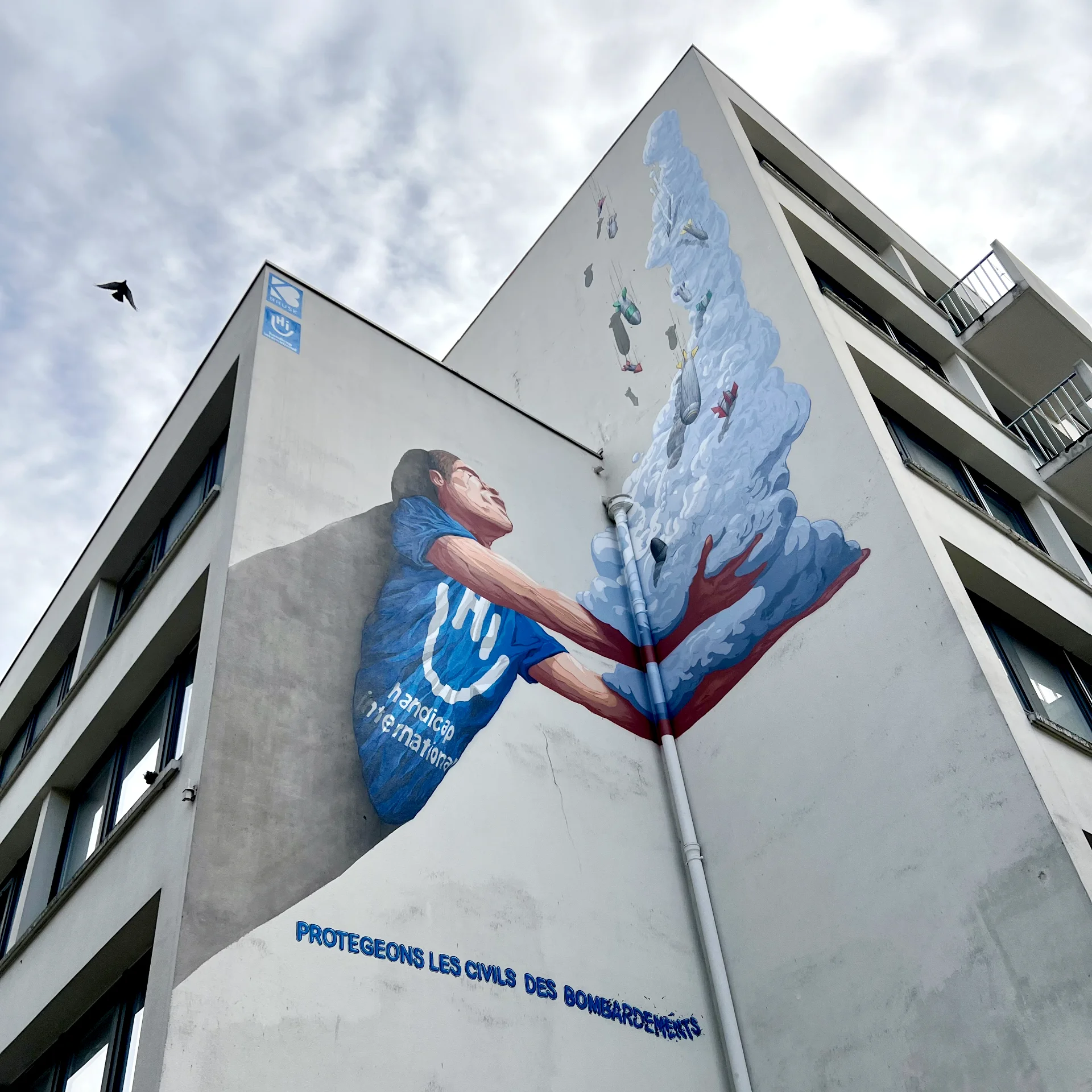 Brusk x Handicap international - Protégeons les civils des bombardements